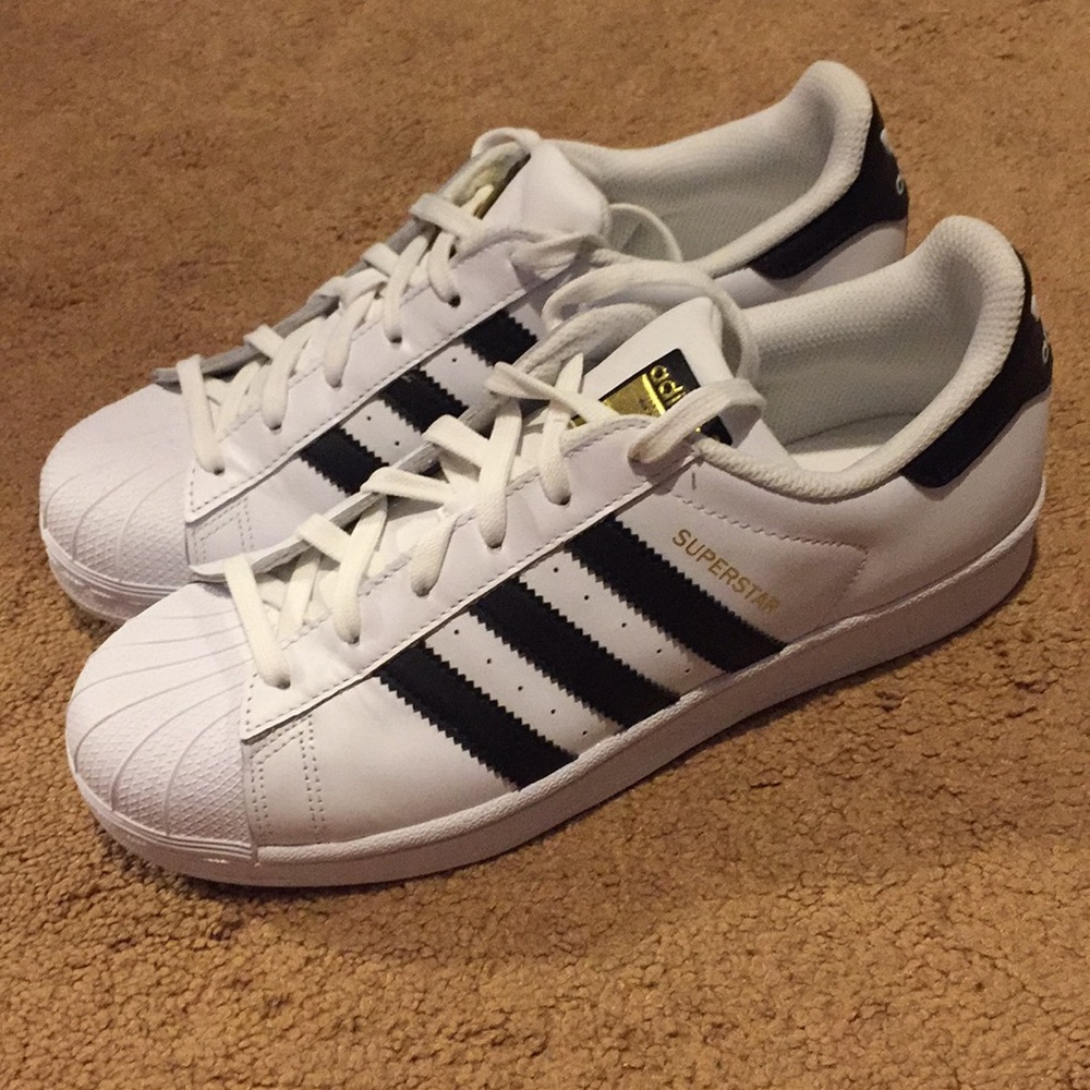 BRAND NEW Adidas Superstar shoes size 8!